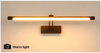 LED-spegellampa i svart metall för vägg